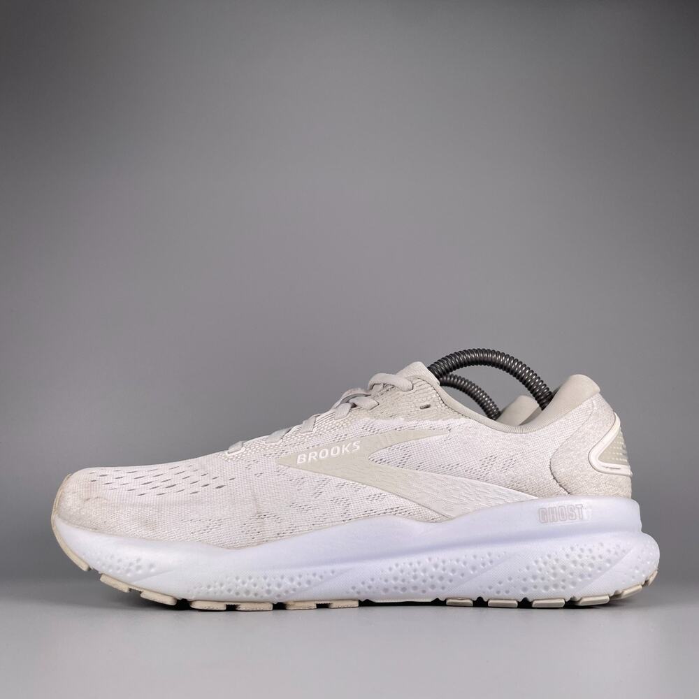 Brooks Ghost 16 Women's 9.5 B White Gray Running Shoes Athletic Sneakers Low Top